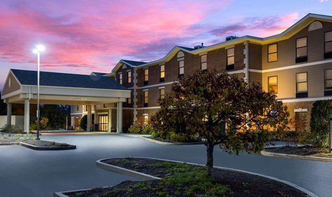 Hampton Inn & Suites Petoskey Exterior