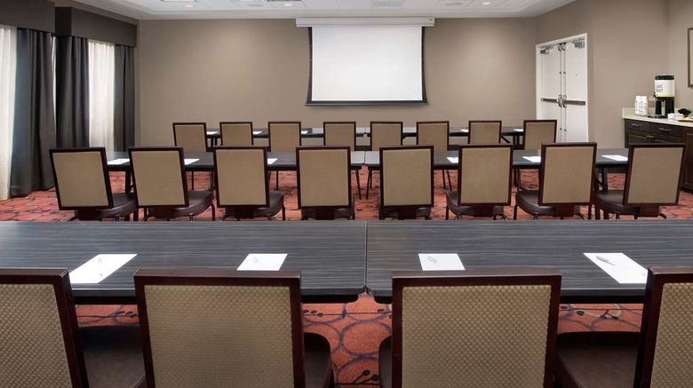 <b>Hampton Inn & Suites Phoenix Tempe Meeting</b>. Images powered by <a href="https://iceportal.shijigroup.com/" title="IcePortal" target="_blank">IcePortal</a>.