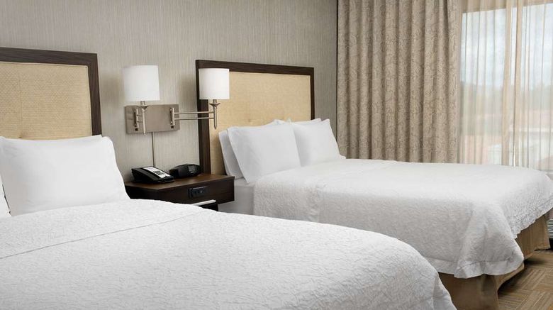 <b>Hampton Inn & Suites Phoenix Tempe Room</b>. Images powered by <a href="https://iceportal.shijigroup.com/" title="IcePortal" target="_blank">IcePortal</a>.