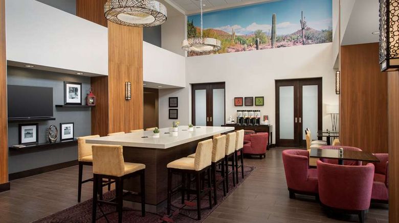 <b>Hampton Inn & Suites Phoenix Tempe Lobby</b>. Images powered by <a href="https://iceportal.shijigroup.com/" title="IcePortal" target="_blank">IcePortal</a>.