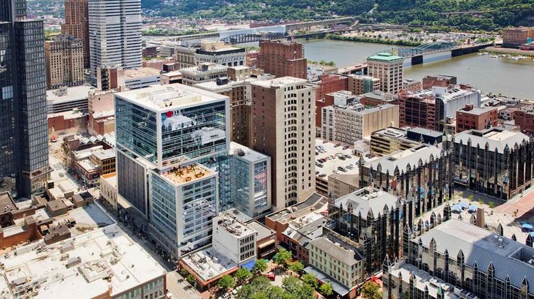 <b>Hilton Garden Inn Pittsburgh Downtown Exterior</b>. Images powered by <a href="https://iceportal.shijigroup.com/" title="IcePortal" target="_blank">IcePortal</a>.