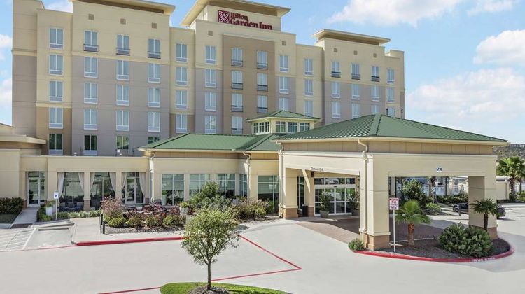 Hilton Garden Inn San Antonio at The Rim Exterior