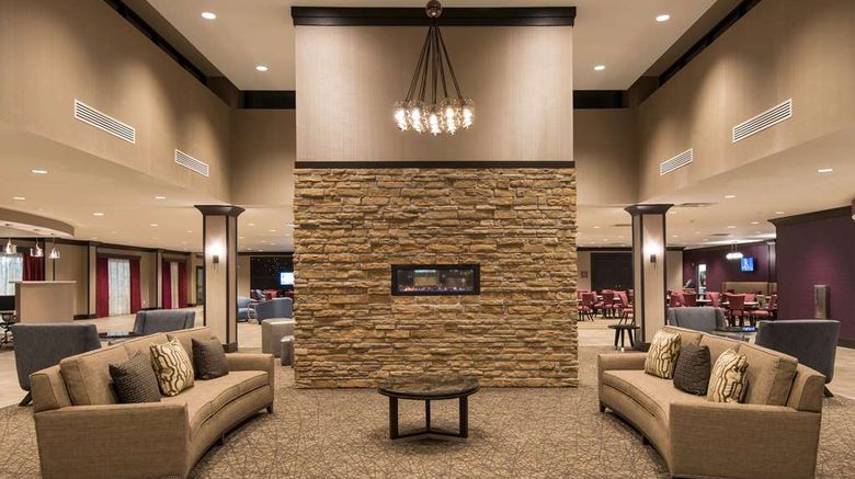 <b>Doubletree by Hilton Schenectady Lobby</b>. Images powered by <a href="https://iceportal.shijigroup.com/" title="IcePortal" target="_blank">IcePortal</a>.