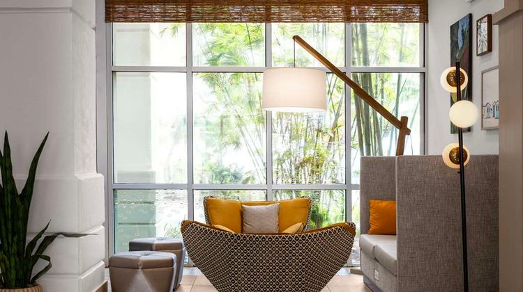 Hampton Inn & Suites San Juan Lobby