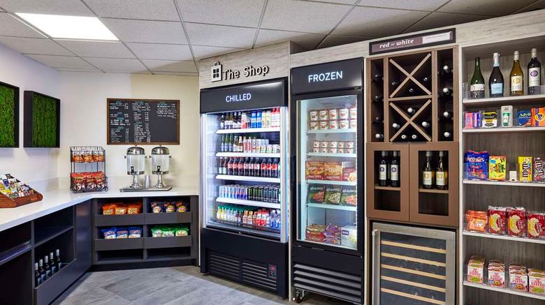 <b>Hilton Garden Inn Pismo Beach Restaurant</b>. Images powered by <a href="https://iceportal.shijigroup.com/" title="IcePortal" target="_blank">IcePortal</a>.