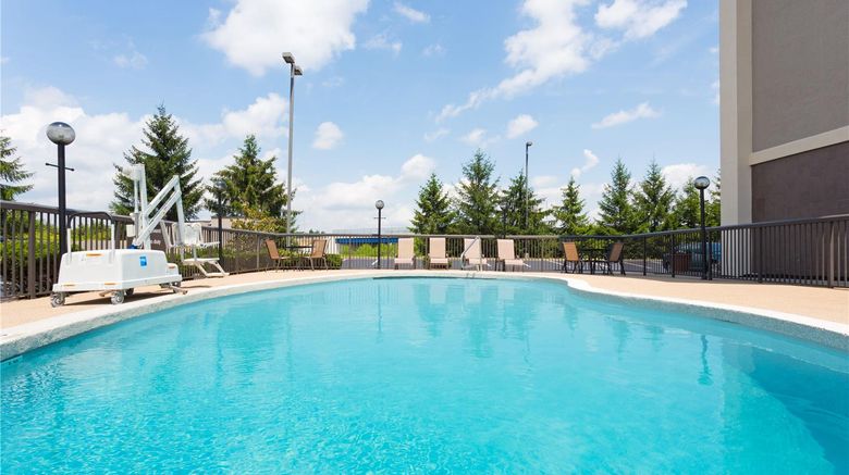 <b>Hampton Inn Somerset Pool</b>. Images powered by <a href="https://iceportal.shijigroup.com/" title="IcePortal" target="_blank">IcePortal</a>.