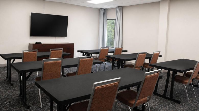 <b>Hampton Inn Summersville Meeting</b>. Images powered by <a href="https://iceportal.shijigroup.com/" title="IcePortal" target="_blank">IcePortal</a>.