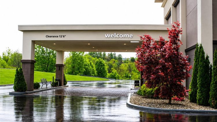 Hampton Inn Summersville Exterior