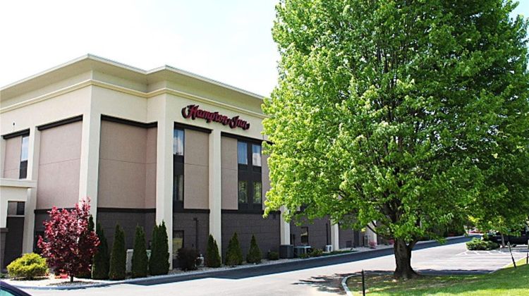 Hampton Inn Summersville Exterior