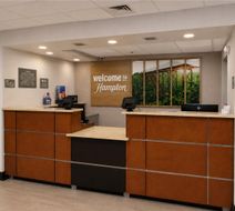 Hampton Inn Summersville Lobby