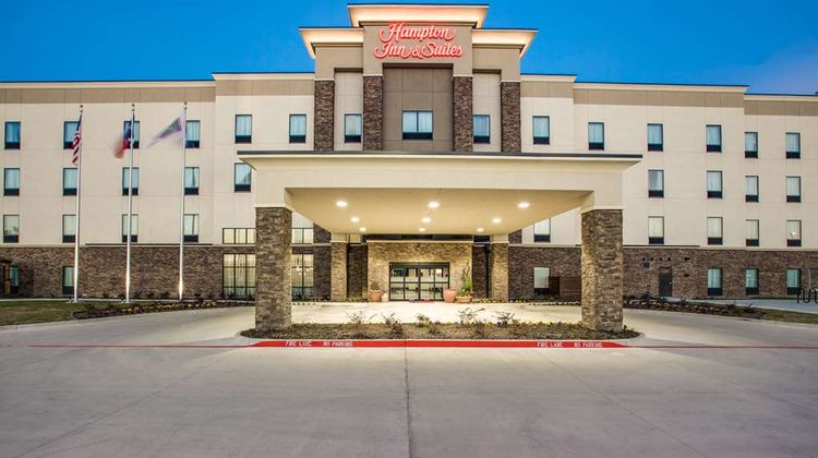 Hampton Inn & Suites/Ft Worth Arpt S Exterior