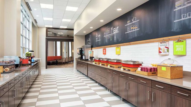 <b>Hampton Inn & Suites Downtown Restaurant</b>. Images powered by <a href="https://iceportal.shijigroup.com/" title="IcePortal" target="_blank">IcePortal</a>.