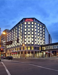 Hampton Inn & Suites Downtown