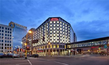 Hampton Inn & Suites Downtown