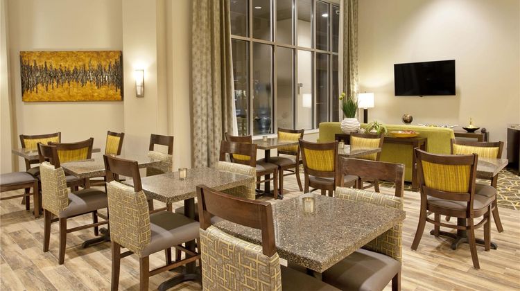 Hampton Inn & Suites Downtown Lobby