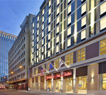 Hampton Inn & Suites Downtown Exterior