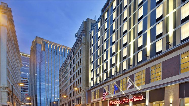 Hampton Inn & Suites Downtown Exterior