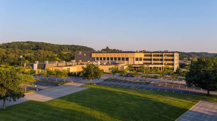 DoubleTree Hilton Pittsburgh-Cranberry Exterior