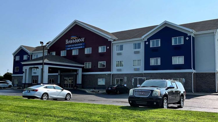 Baymont Inn & Suites Indianapolis NE Exterior
