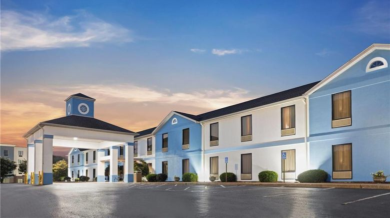 <b>Baymont Inn & Suites Madisonville Exterior</b>. Images powered by <a href="https://iceportal.shijigroup.com/" title="IcePortal" target="_blank">IcePortal</a>.
