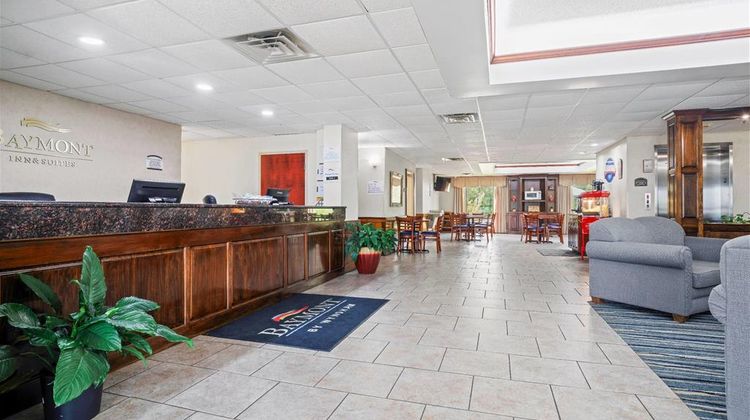 Baymont Inn & Suites Madisonville Lobby