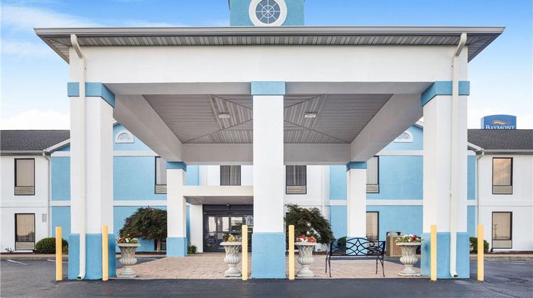 Baymont Inn & Suites Madisonville Exterior