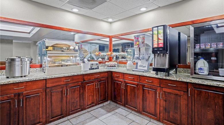 <b>Baymont Inn & Suites Madisonville Restaurant</b>. Images powered by <a href="https://iceportal.shijigroup.com/" title="IcePortal" target="_blank">IcePortal</a>.