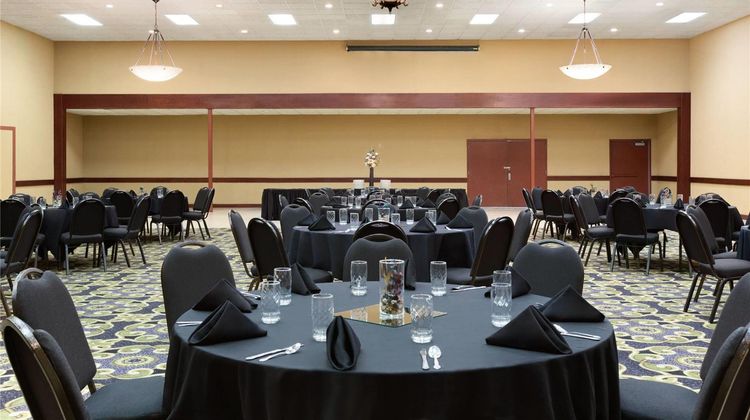 Baymont Inn/Suites Mandan Bismarck Area Meeting