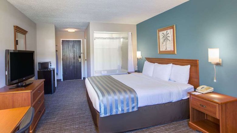 <b>Baymont Inn & Suites Bartonsville Suite</b>. Images powered by <a href="https://iceportal.shijigroup.com/" title="IcePortal" target="_blank">IcePortal</a>.