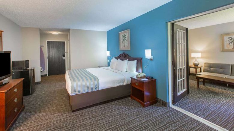 <b>Baymont Inn & Suites Bartonsville Suite</b>. Images powered by <a href="https://iceportal.shijigroup.com/" title="IcePortal" target="_blank">IcePortal</a>.