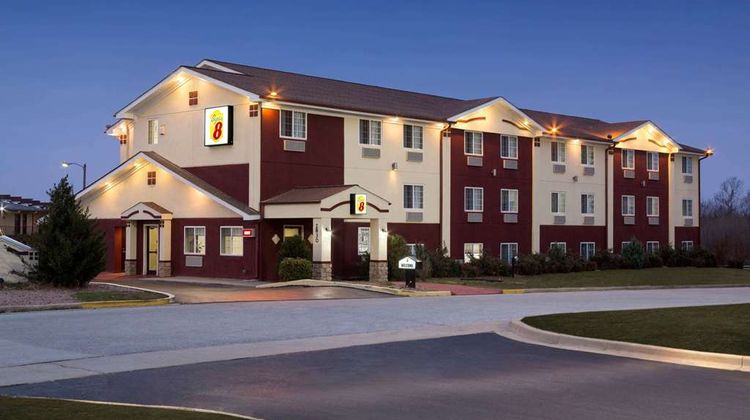 Super 8 Joplin Exterior
