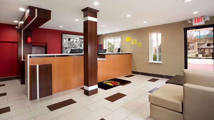 Super 8 Joplin Lobby