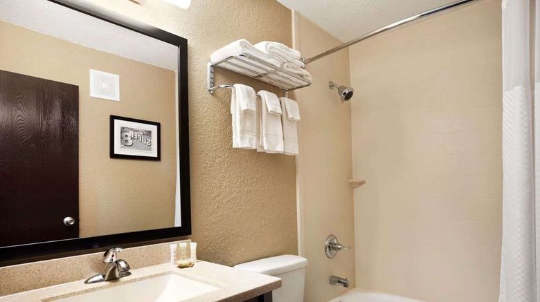 <b>Super 8 Joplin Room</b>. Images powered by <a href="https://iceportal.shijigroup.com/" title="IcePortal" target="_blank">IcePortal</a>.