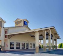 Baymont by Wyndham Terrell Exterior