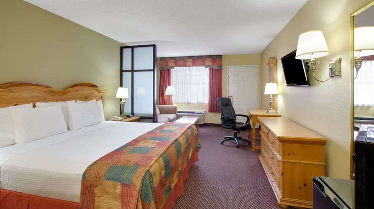 Baymont by Wyndham Terrell Suite