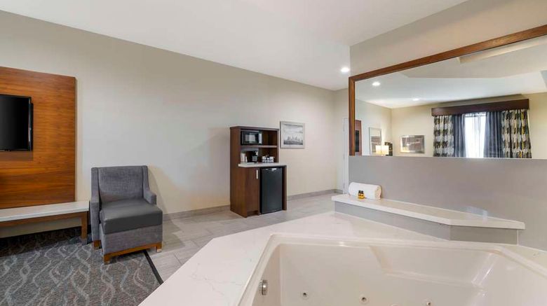<b>Best Western Plus Gardena Inn & Suites Room</b>. Images powered by <a href="https://iceportal.shijigroup.com/" title="IcePortal" target="_blank">IcePortal</a>.