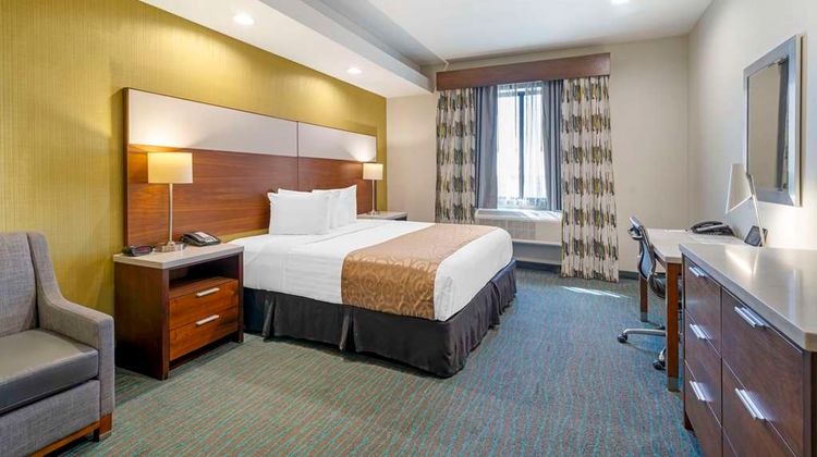Best Western Plus Gardena Inn & Suites Room