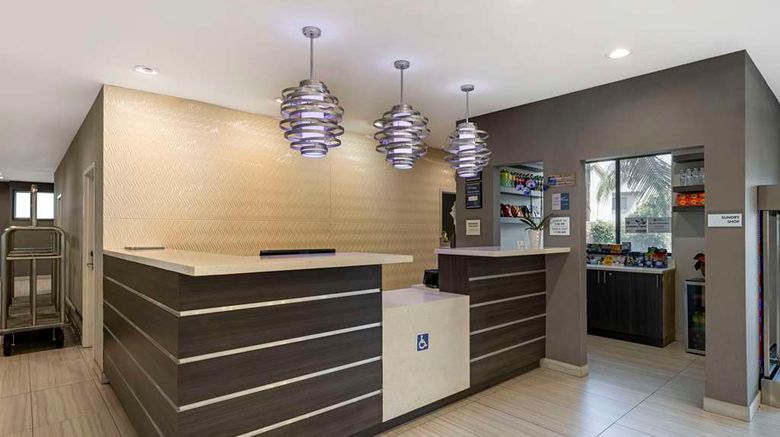 <b>Best Western Plus Gardena Inn & Suites Lobby</b>. Images powered by <a href="https://iceportal.shijigroup.com/" title="IcePortal" target="_blank">IcePortal</a>.
