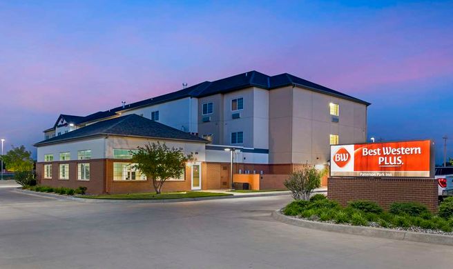 Best Western Plus Patterson Park Inn Exterior