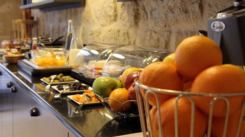 <b>Best Western Hotel Opera Drouot Restaurant</b>. Images powered by <a href="https://iceportal.shijigroup.com/" title="IcePortal" target="_blank">IcePortal</a>.