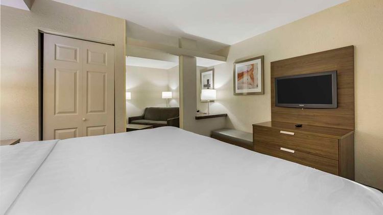 Best Western Plus Nashville Airport Suite