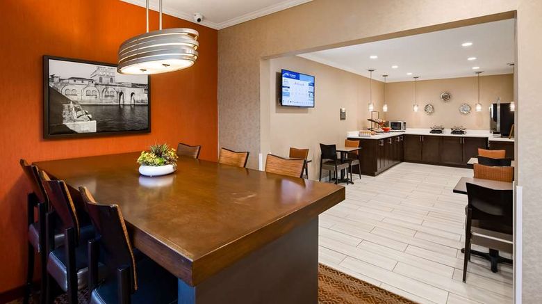 <b>Best Western Pearl City Inn Restaurant</b>. Images powered by <a href="https://iceportal.shijigroup.com/" title="IcePortal" target="_blank">IcePortal</a>.
