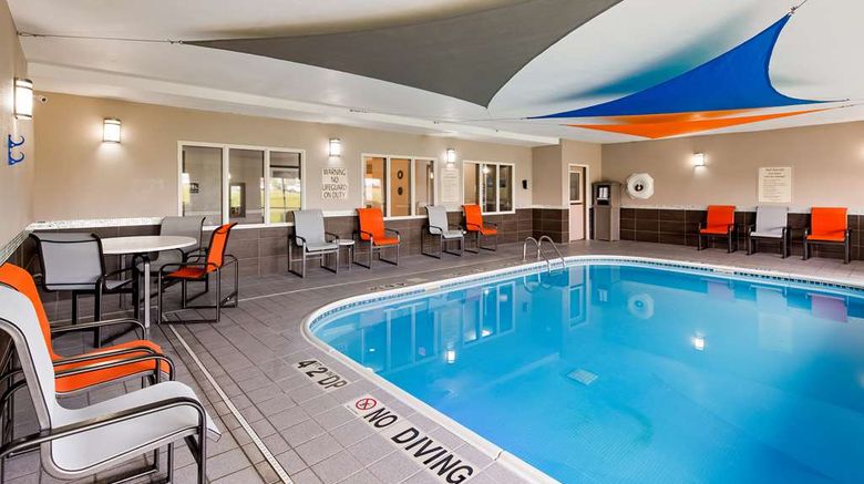 <b>Best Western Pearl City Inn Pool</b>. Images powered by <a href="https://iceportal.shijigroup.com/" title="IcePortal" target="_blank">IcePortal</a>.