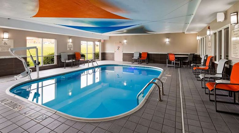 <b>Best Western Pearl City Inn Pool</b>. Images powered by <a href="https://iceportal.shijigroup.com/" title="IcePortal" target="_blank">IcePortal</a>.