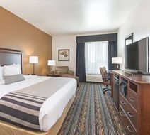 Best Western Plus Lincoln Inn & Suites Room