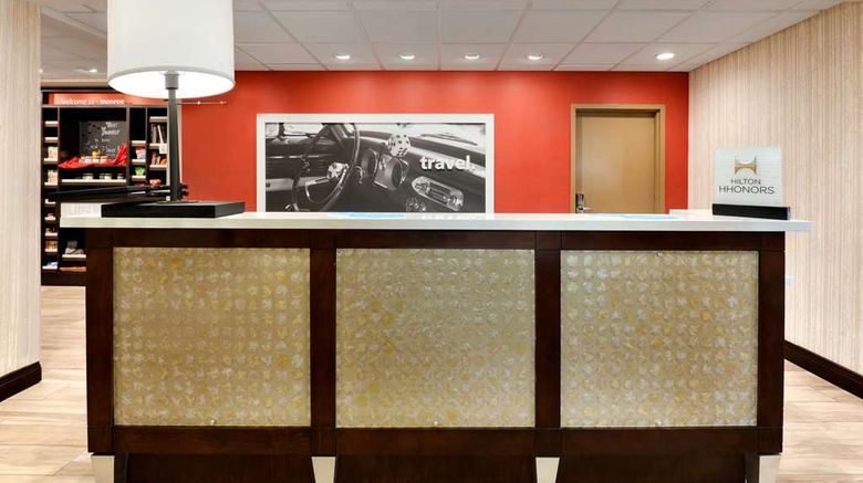 <b>Hampton Inn & Suites, Monroe Lobby</b>. Images powered by <a href="https://iceportal.shijigroup.com/" title="IcePortal" target="_blank">IcePortal</a>.