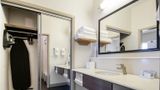 <b>Hampton Inn & Suites, Monroe Suite</b>. Images powered by <a href="https://iceportal.shijigroup.com/" title="IcePortal" target="_blank">IcePortal</a>.