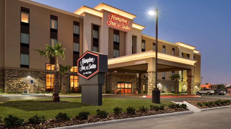 <b>Hampton Inn & Suites Corpus Christi Exterior</b>. Images powered by <a href="https://iceportal.shijigroup.com/" title="IcePortal" target="_blank">IcePortal</a>.