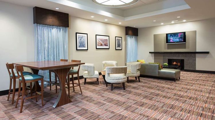 Doubletree Grand Rapids Airport Lobby