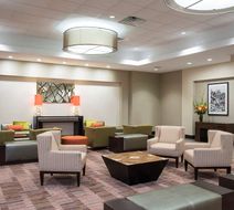 Doubletree Grand Rapids Airport Lobby